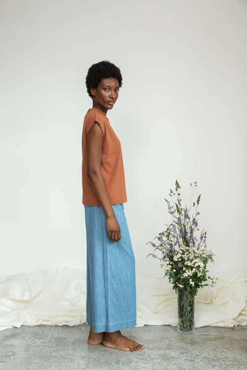 Evora-Leigh Organic Cotton Denim Trouser in Chambray Blue 3