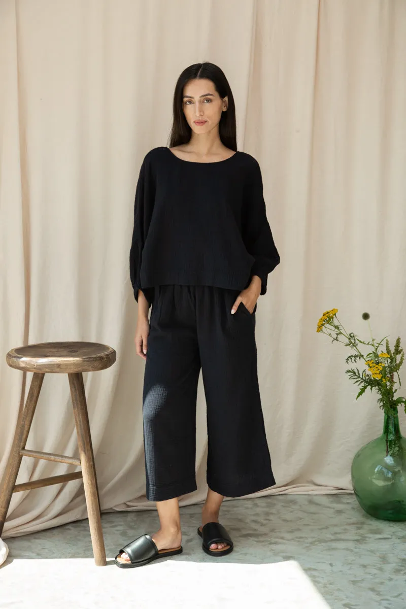 Evora Organic Cotton Cheesecloth Trousers in Black 2