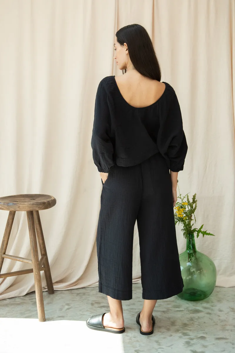 Evora Organic Cotton Cheesecloth Trousers in Black 3