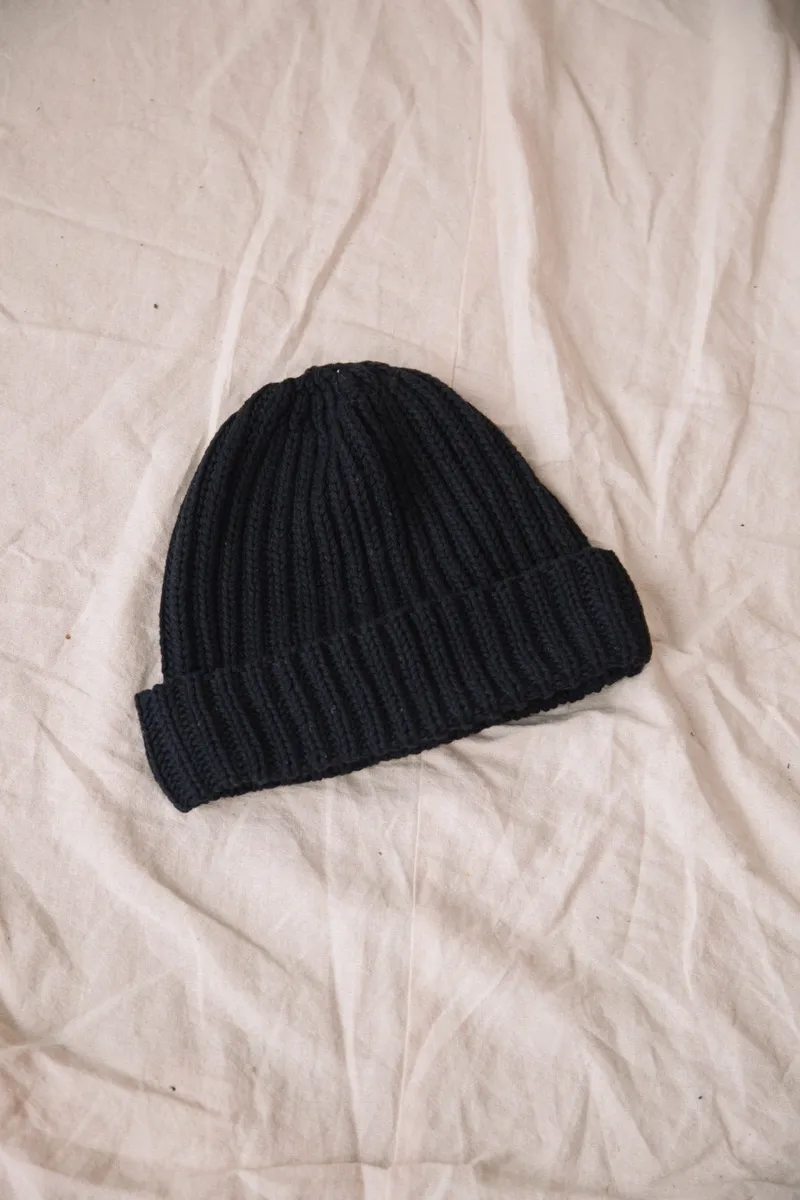Hilda Organic Cotton Knitted Hat in Black 2