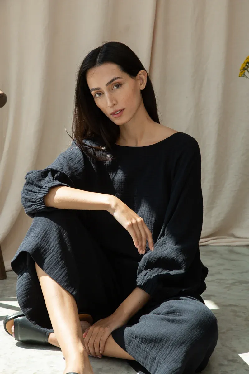 Ivy Organic Cotton Cheesecloth Top in Black 3