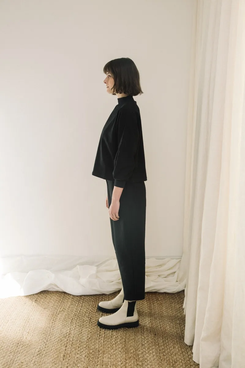 Maiya Organic Cotton Felpe Sweatshirt in Black 3