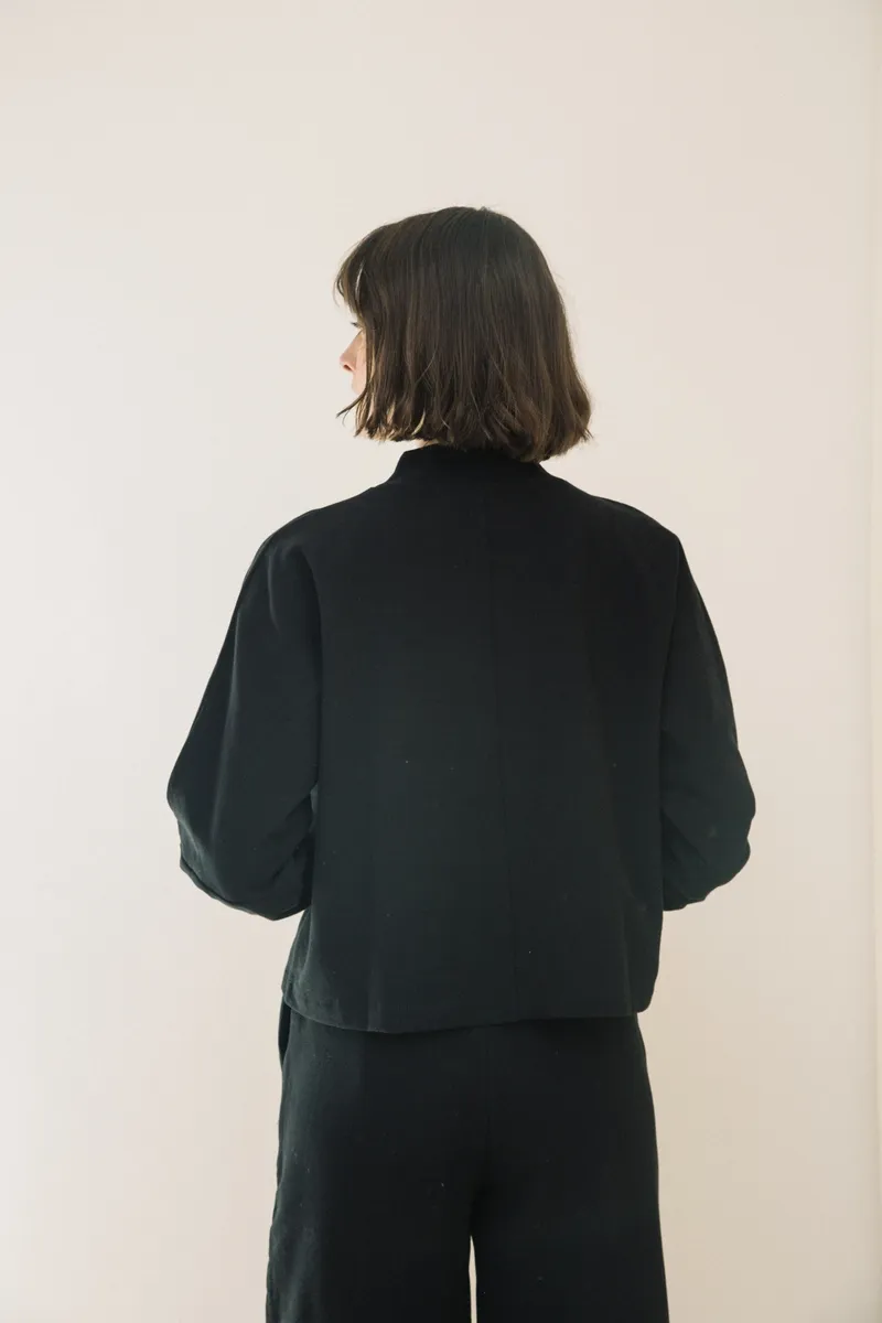 Maiya Organic Cotton Felpe Sweatshirt in Black 4