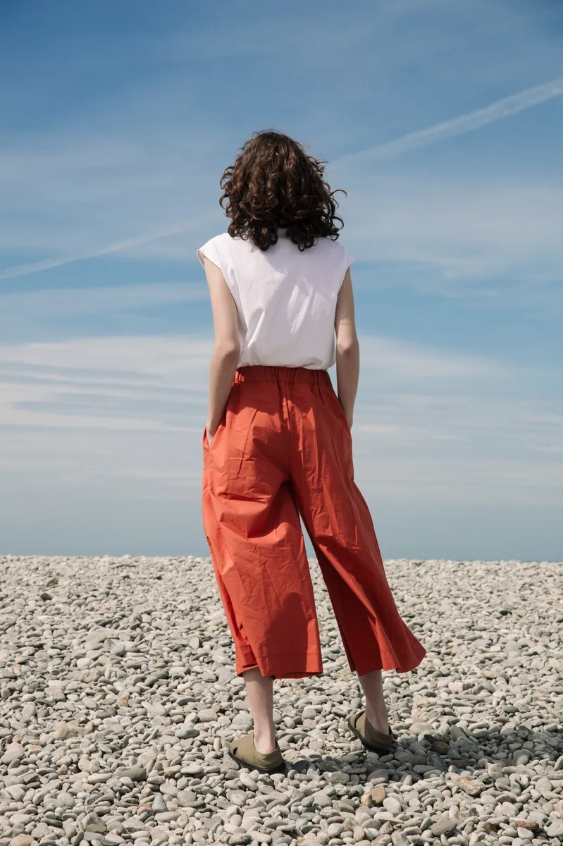 Mazu Organic Cotton Trousers in Rust 2