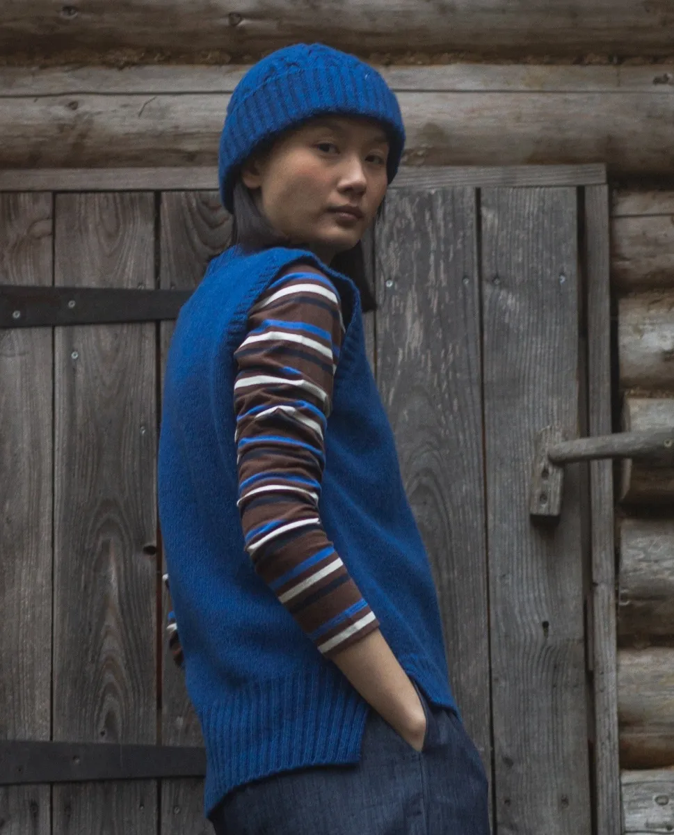 Niamh Lambswool Vest in Cobalt 2