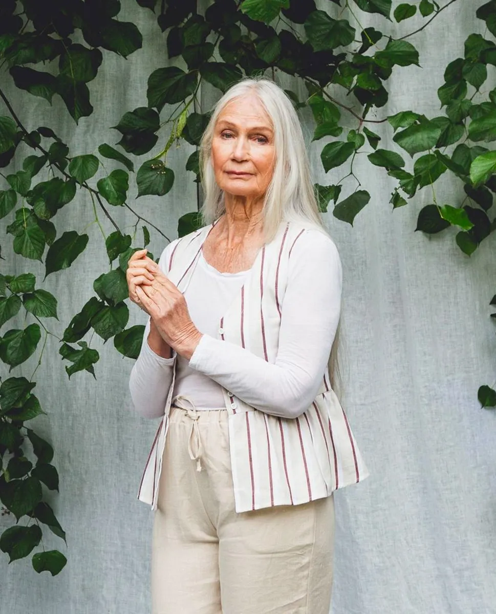 Tamsin-Sue Linen Blouse In Cream & Plum 2