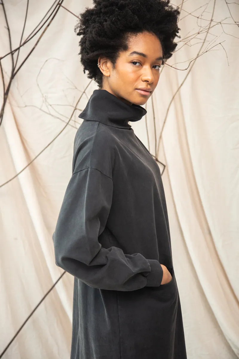 Tricia Organic Cotton Felpe Dress in Charcoal Stonewash 2