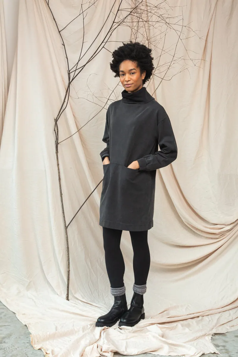 Tricia Organic Cotton Felpe Dress in Charcoal Stonewash 5