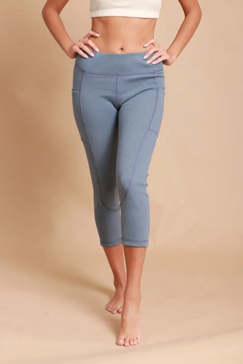 Women's Cropped Leggings 10