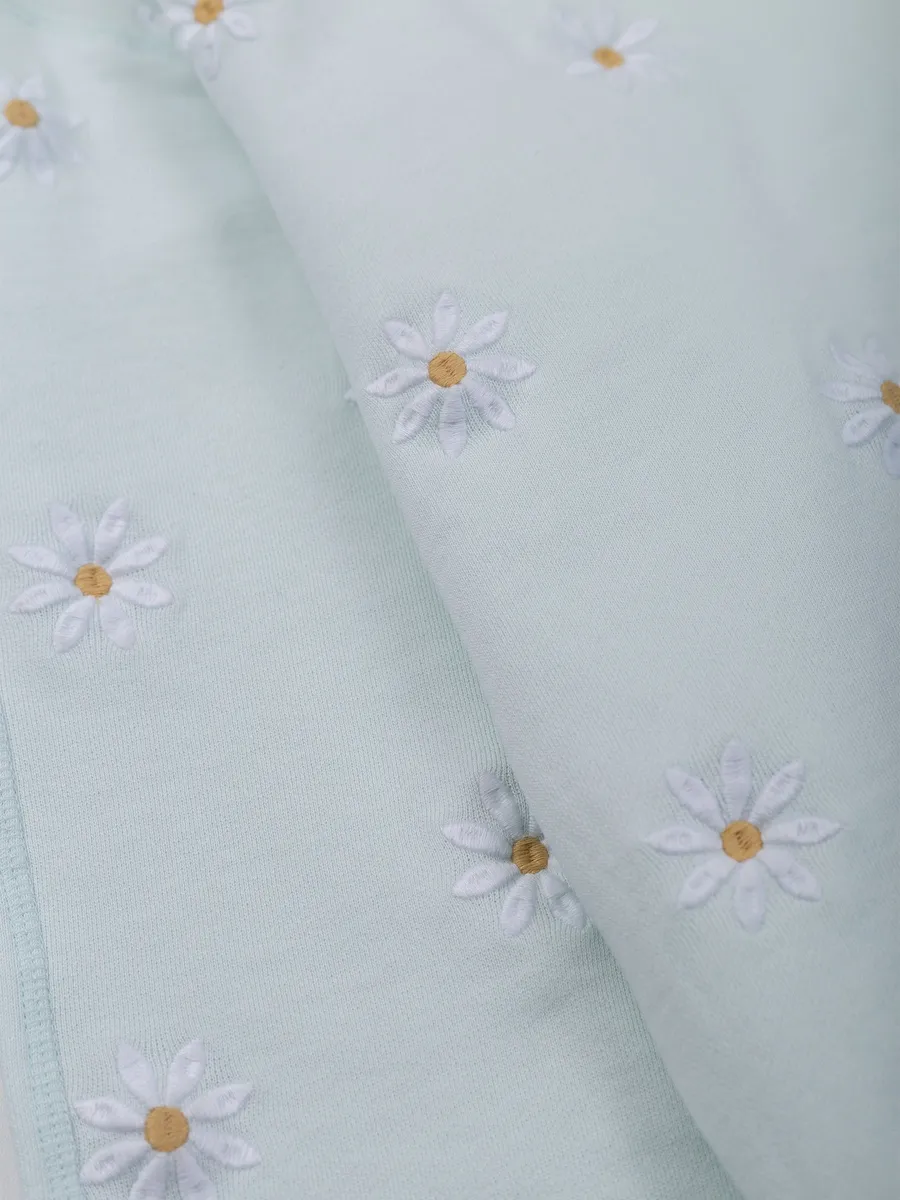 DAISIES Embroidered Organic Pullover 2