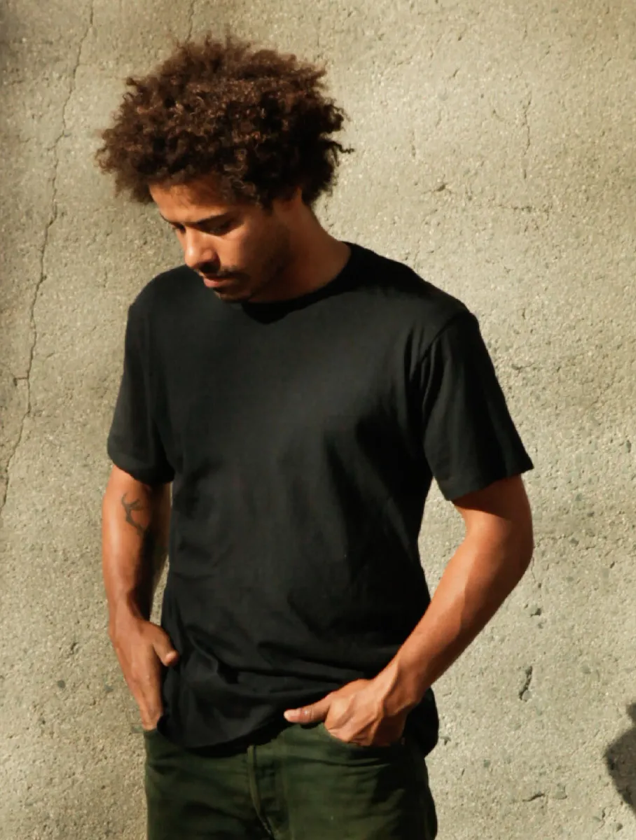 Men's Organic Crew Tee in Black 4