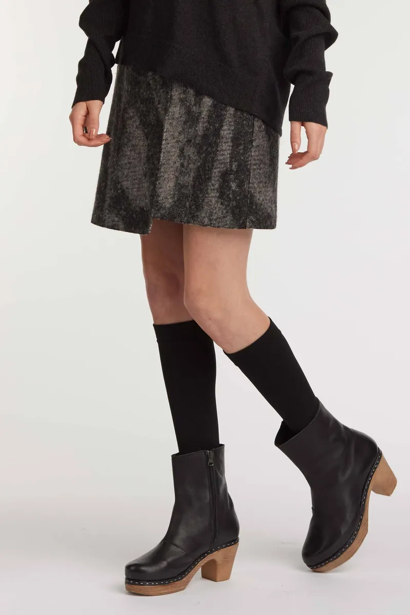 Notch Hem Skirt 9