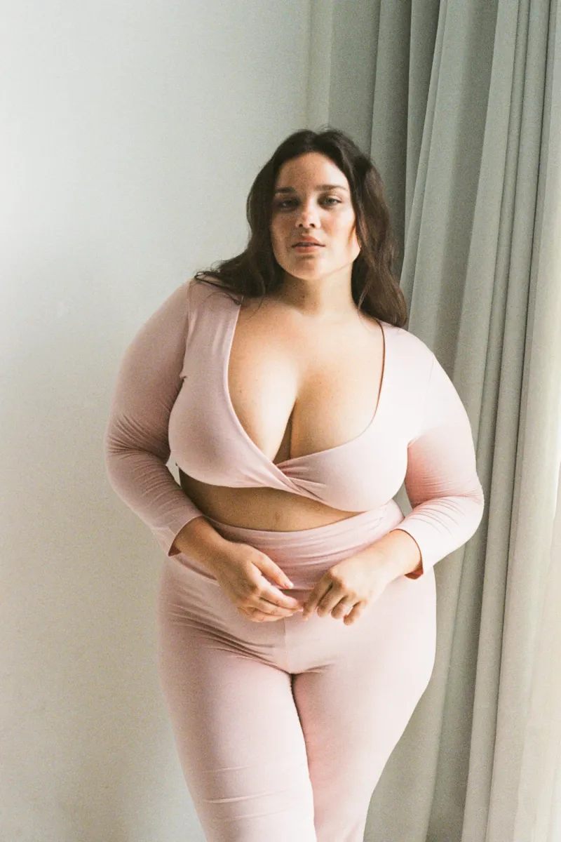 Agni Twist Crop Lotus 8