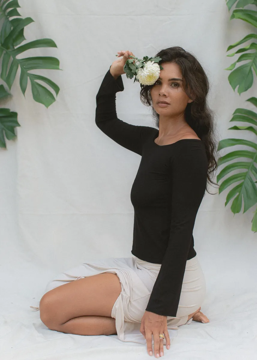 Layla Longsleeve Black 4