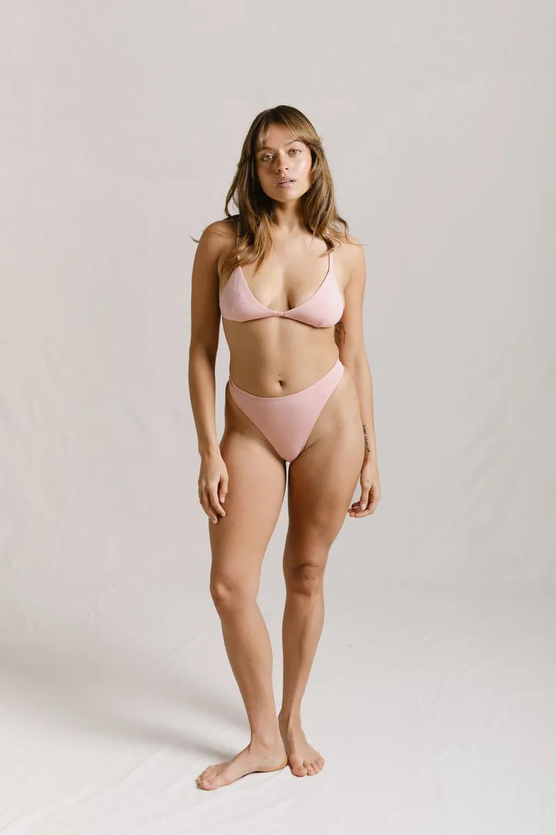 Luana Thong Petal 6