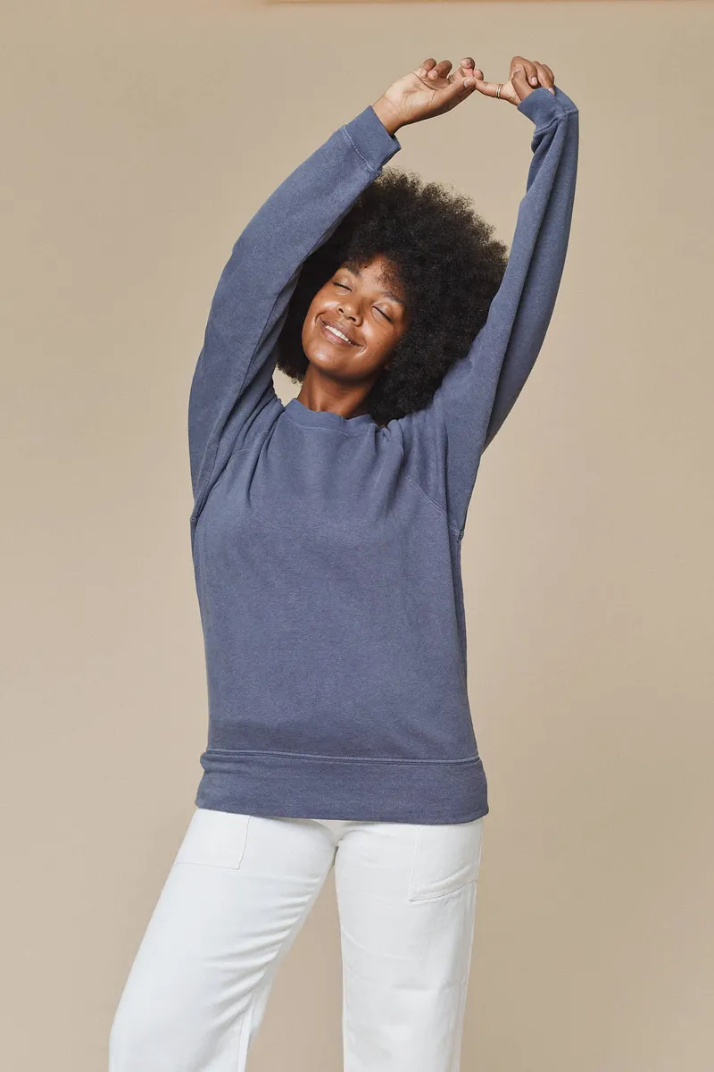 Sierra Raglan Sweatshirt 11
