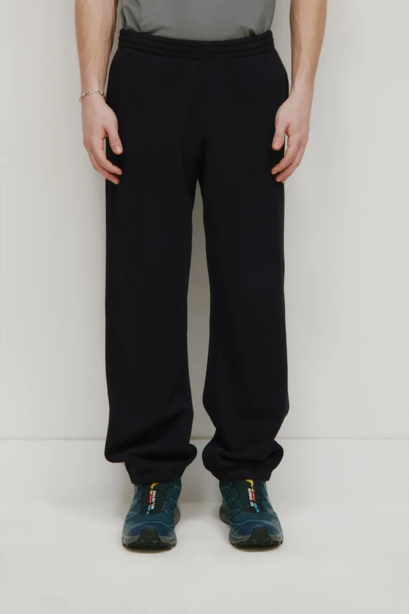 Men's Essential Sweatpant in Black 2