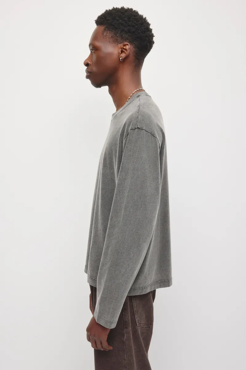 Men's Fade Out Longsleeve in Almost Black 3
