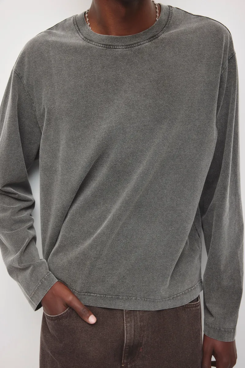 Men's Fade Out Longsleeve in Almost Black 5