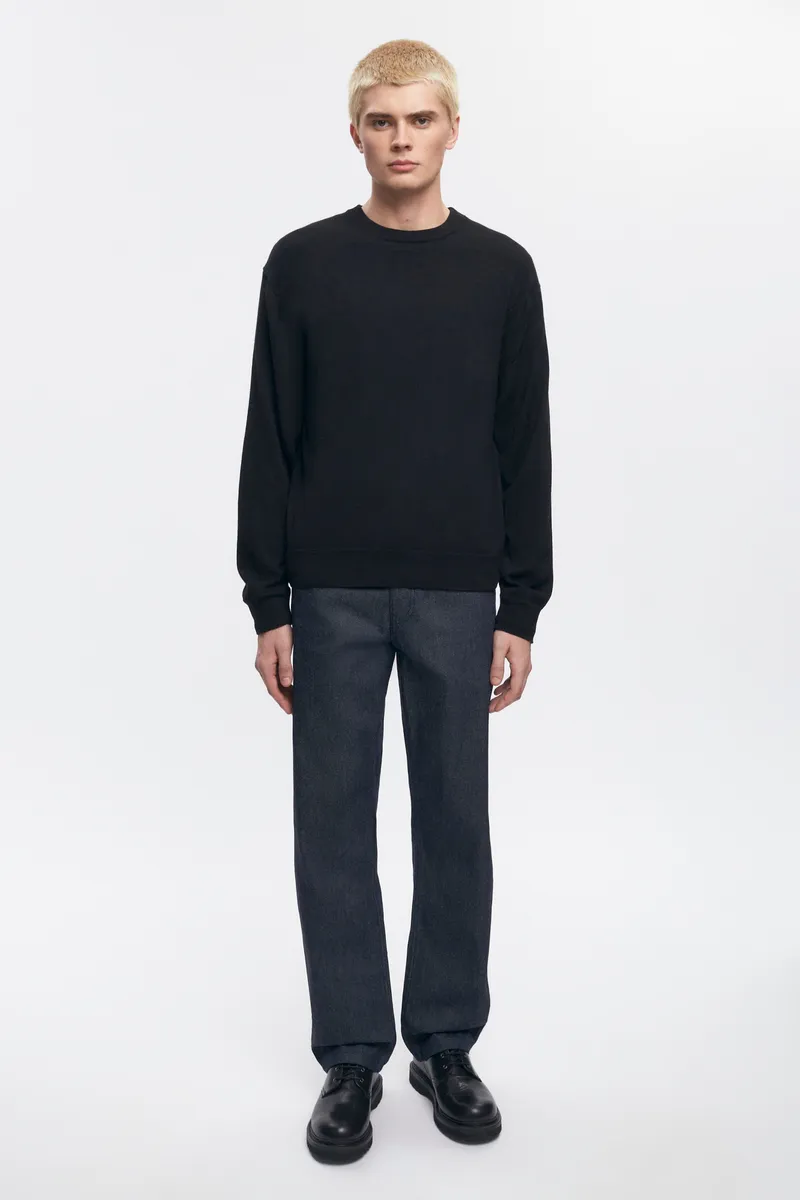Men's Fine Merino Crewneck Sweater in Black 2