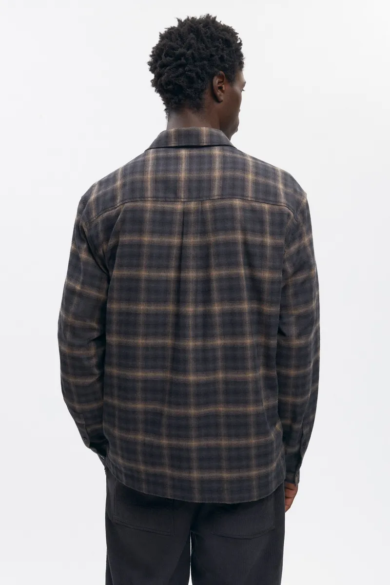 Men's Flannel Shirt in Brown Plaid 4