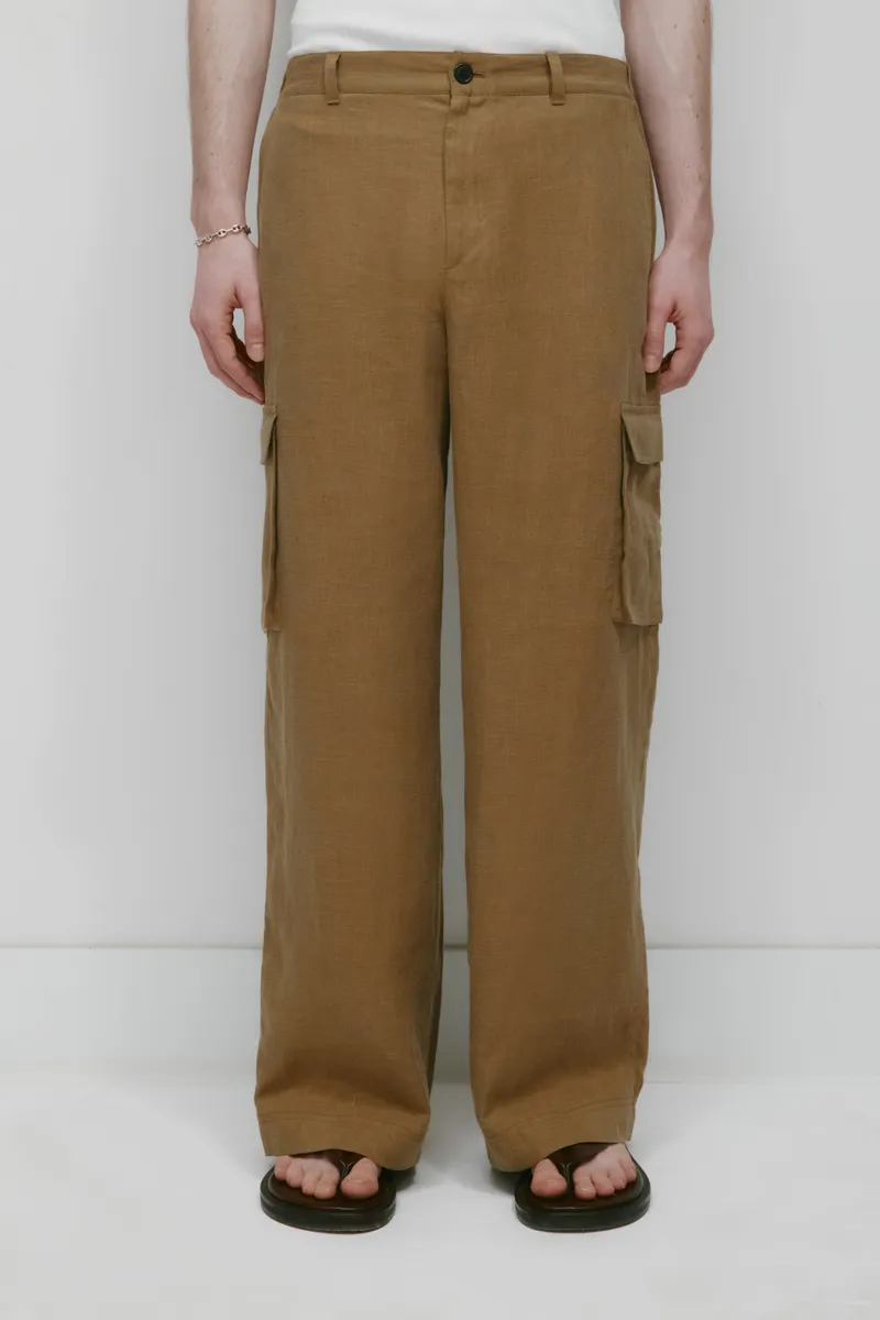 Men's Sila Linen Cargo Pant in Otter 2