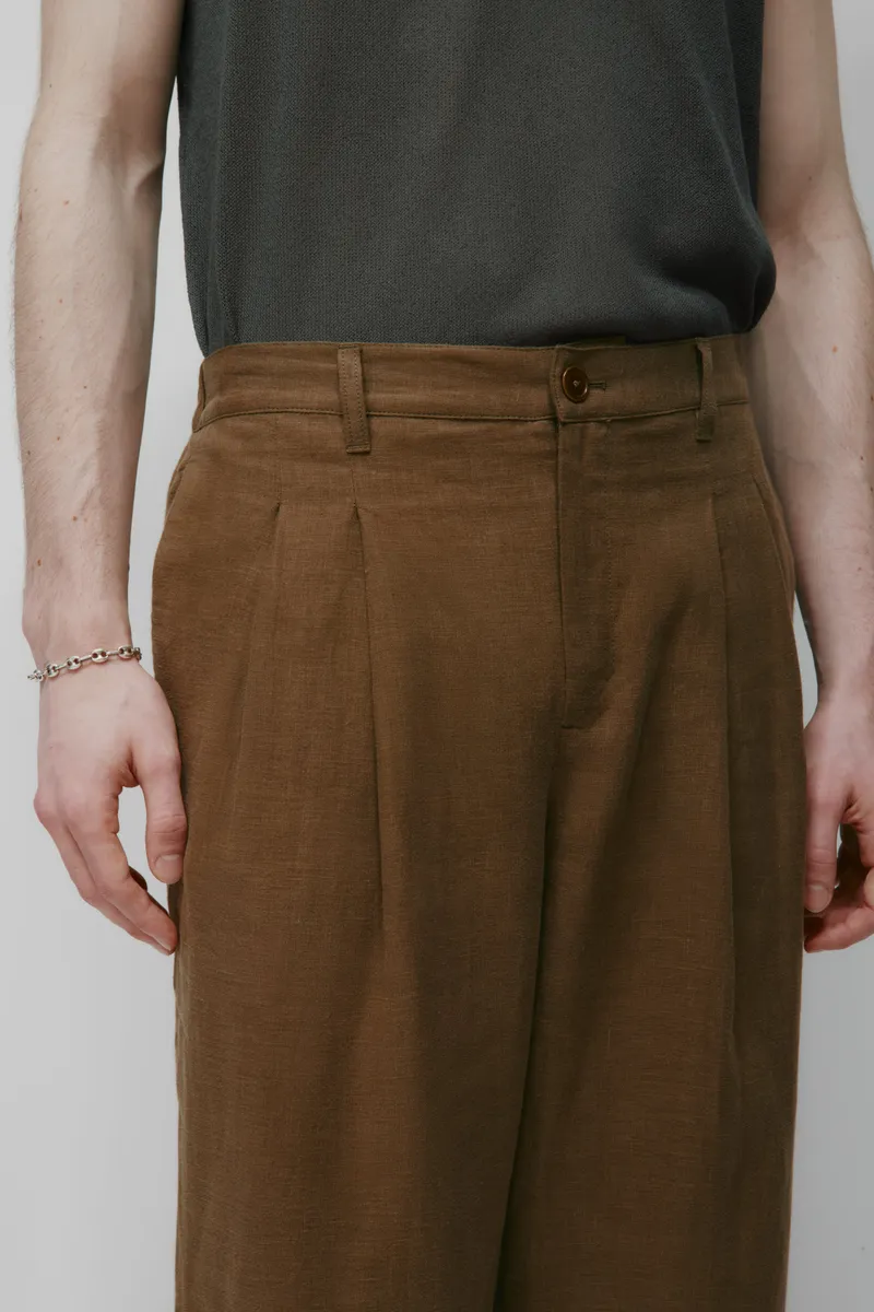 Men's Sila Linen Trouser in Teak 3