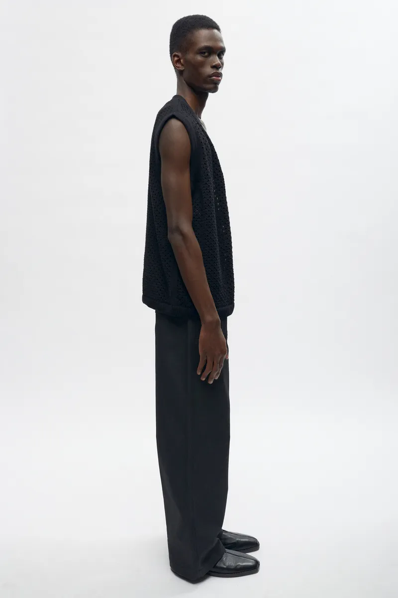 Mina Vest in Black 4