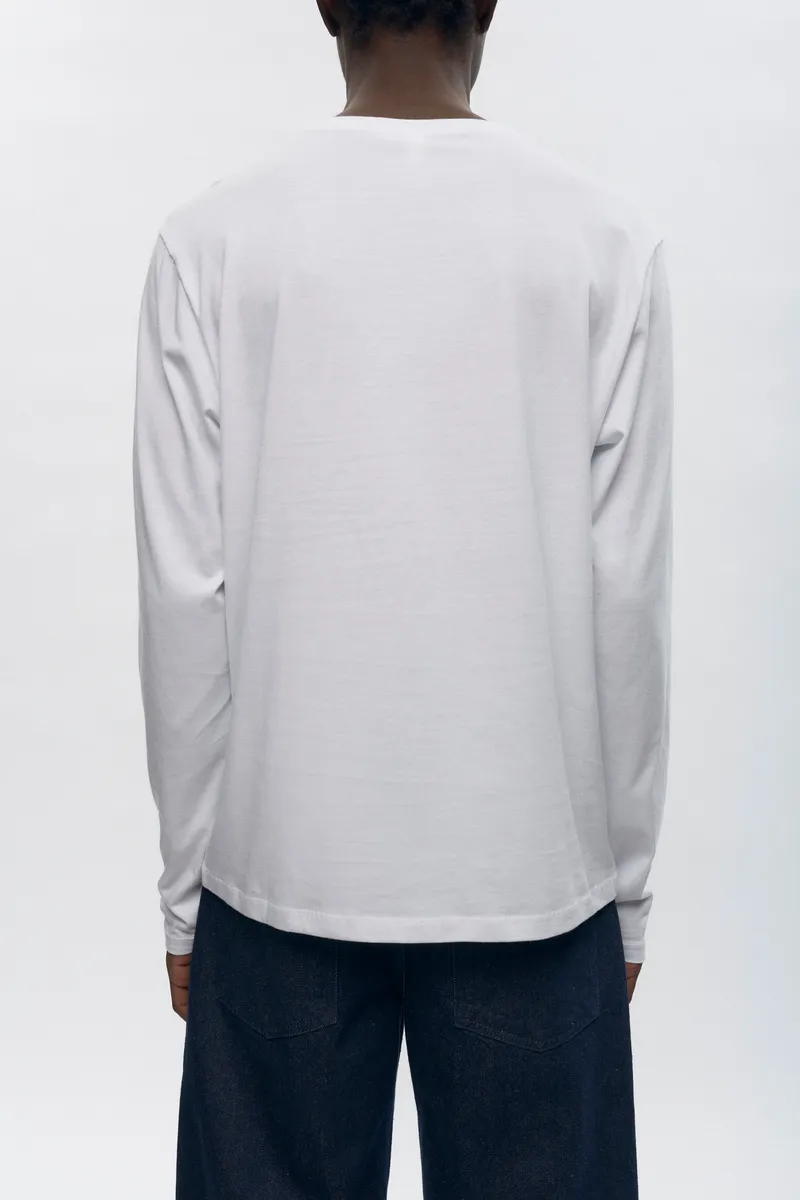 Unisex Essential Longsleeve in White 5