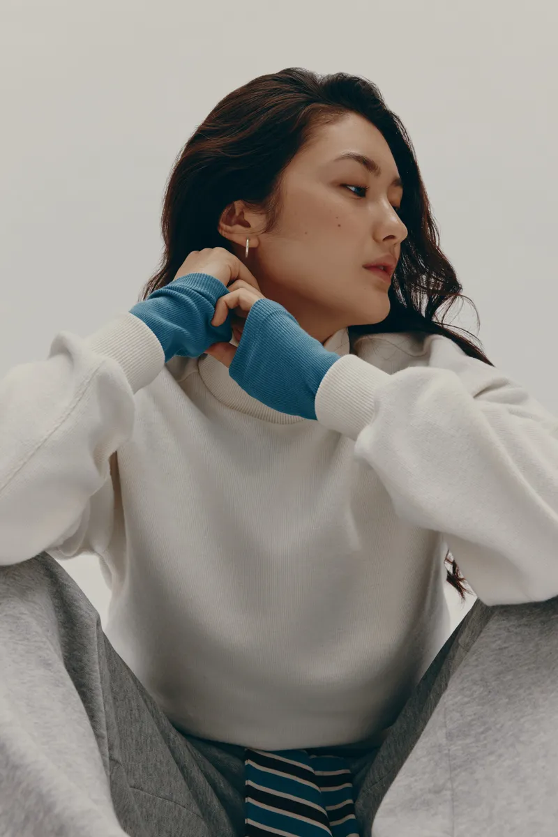 Women's Cozy Turtleneck in Marshmallow 2