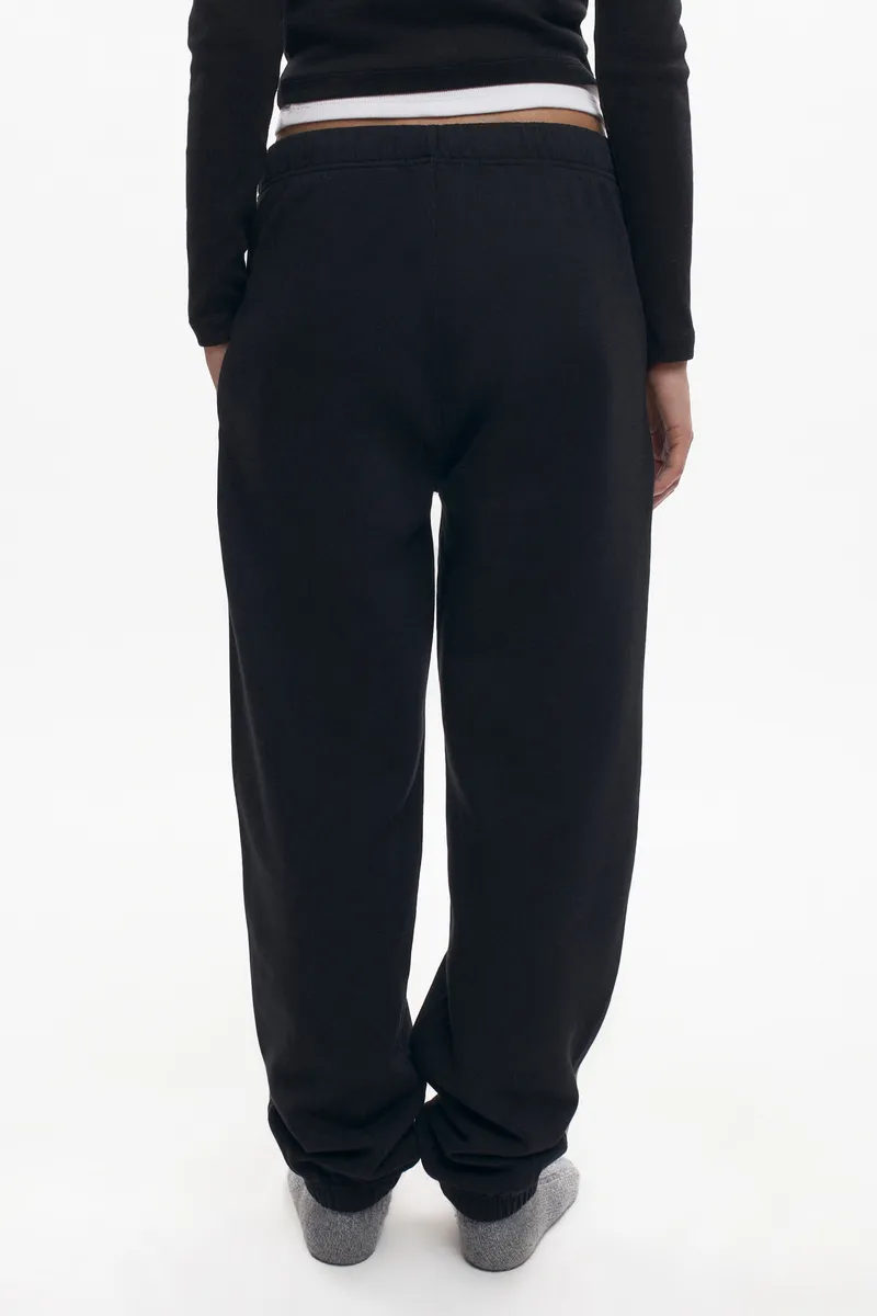 Women's Essential Sweatpant in Black 5
