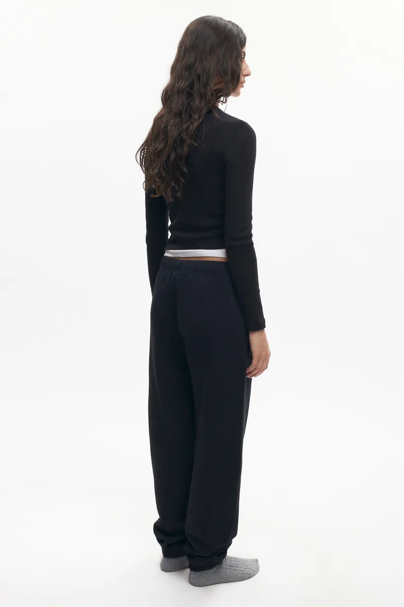 Women's Essential Sweatpant in Black 6