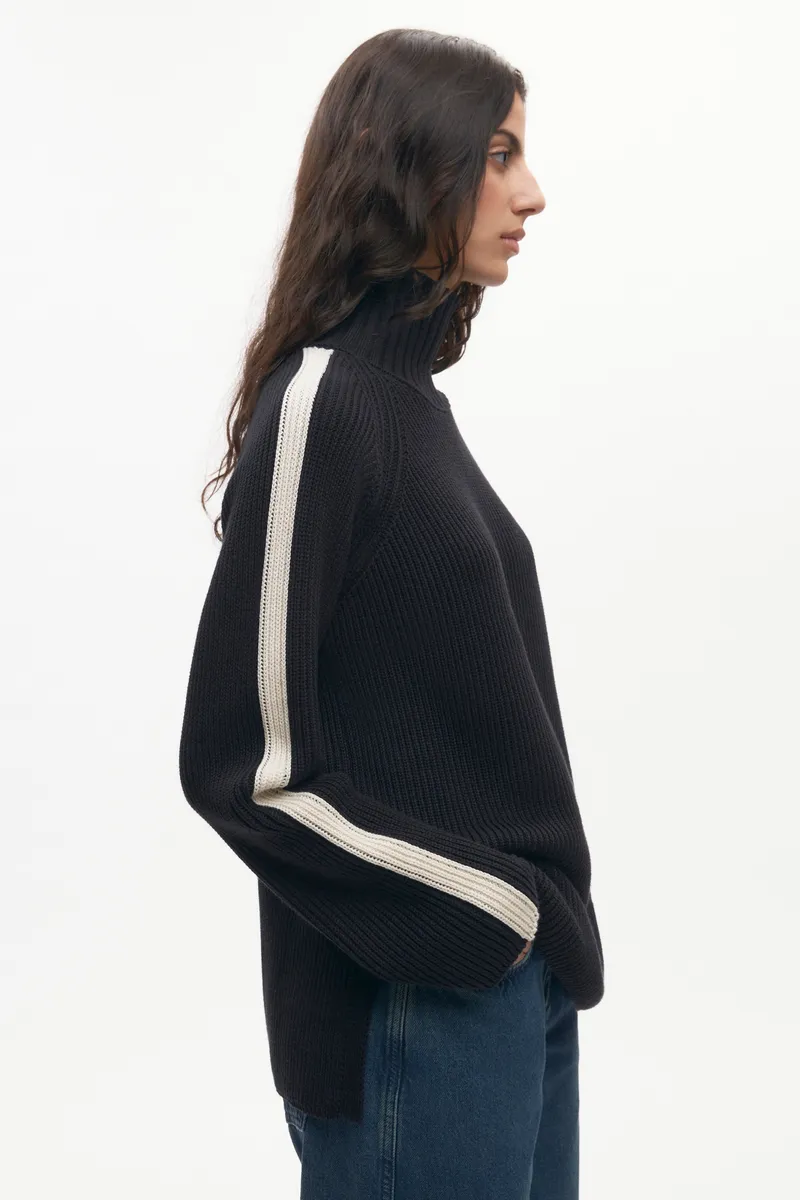 Women's Farah Turtleneck in Black/Marshmallow 3