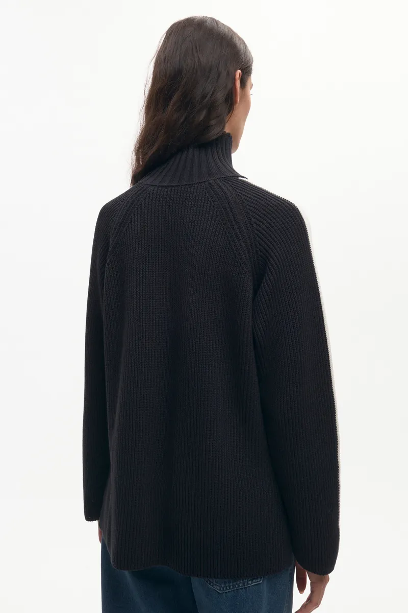 Women's Farah Turtleneck in Black/Marshmallow 4
