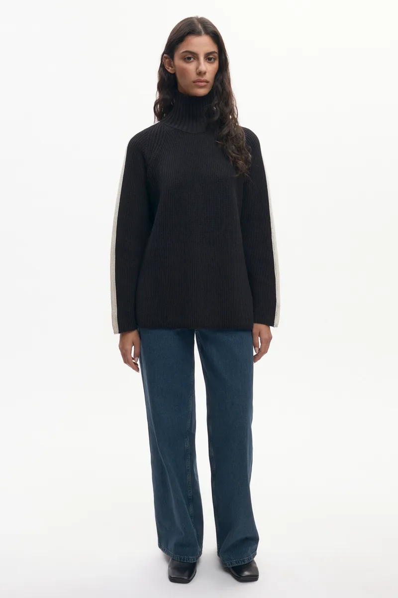 Women's Farah Turtleneck in Black/Marshmallow 5