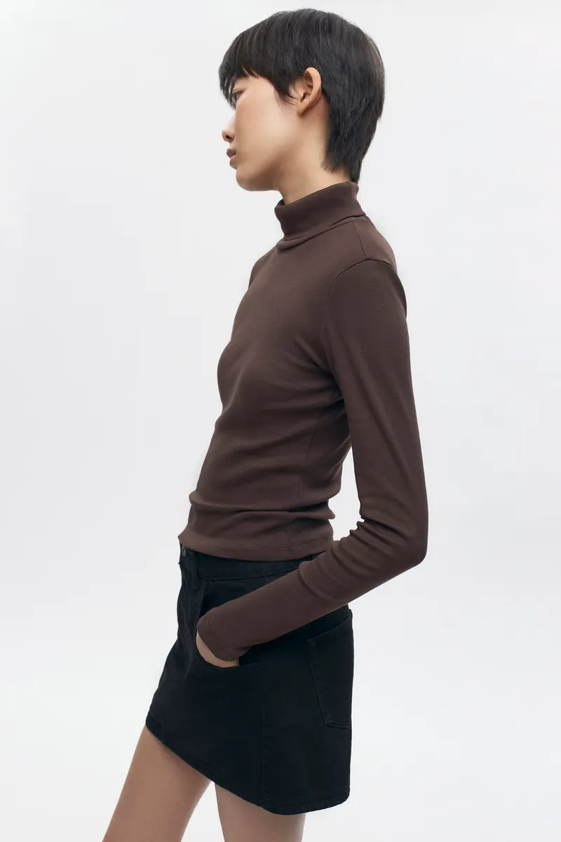 Women's Fitted Turtleneck in Coffee Bean 2