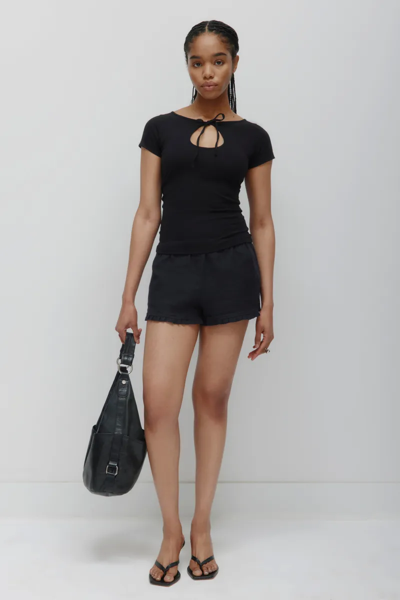 Women's Layn Keyhole Tee in Black 2