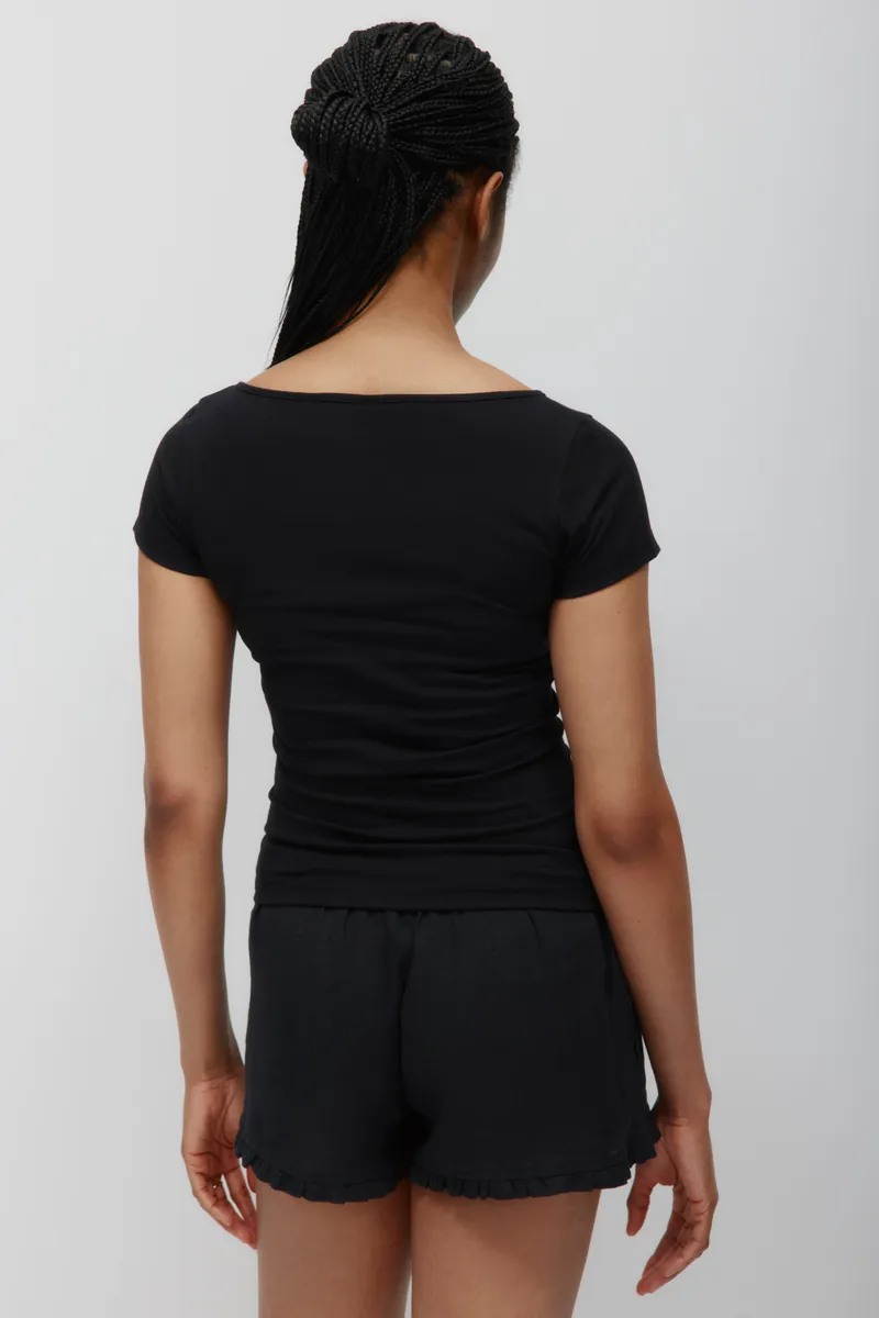 Women's Layn Keyhole Tee in Black 4