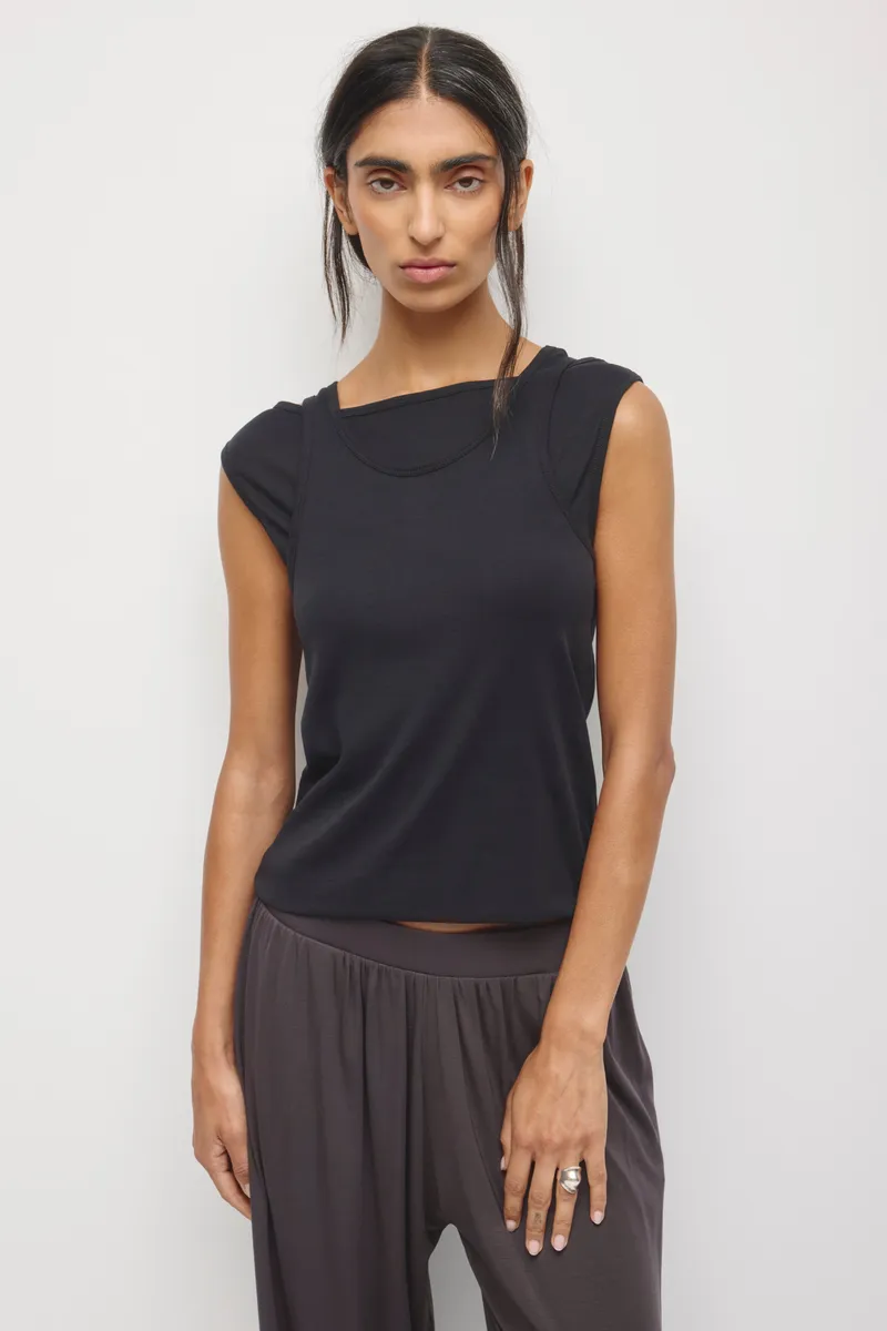 Women's Nawa Convertible Tank in Black