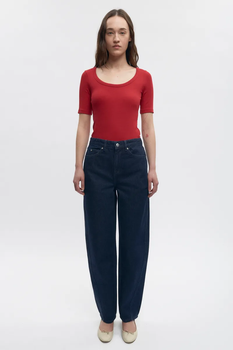 Women's Set Crew in Jester Red 5