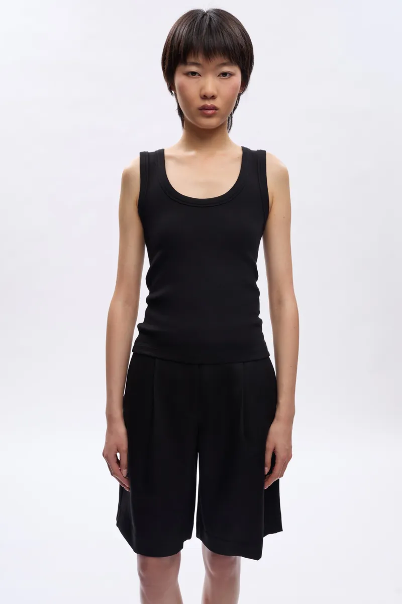 Women's Set Tank in Black 2