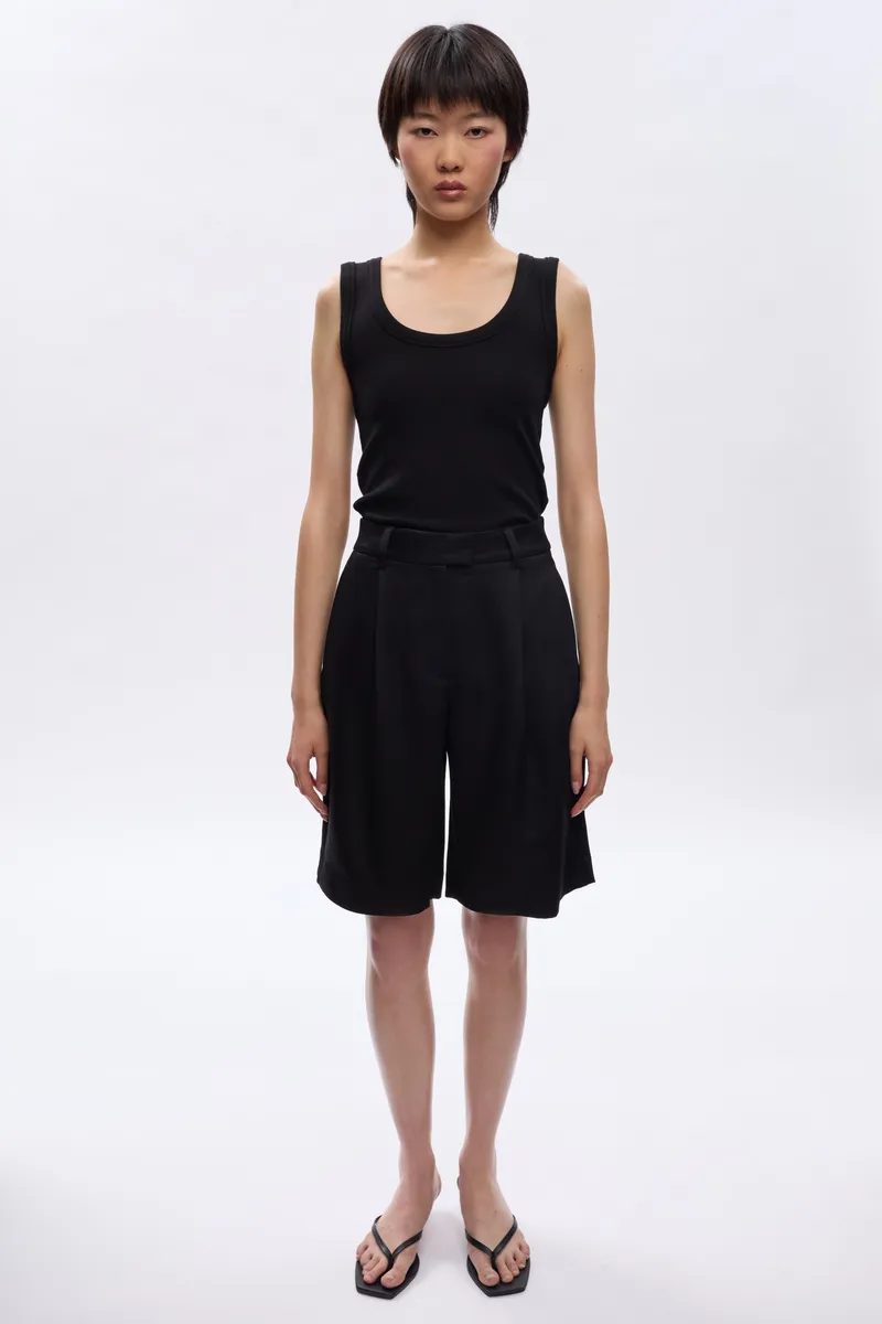 Women's Set Tank in Black 6
