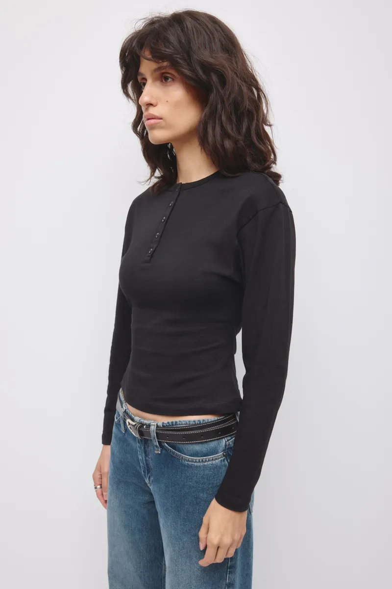 Women's Shaped Henley Longsleeve in Black 3