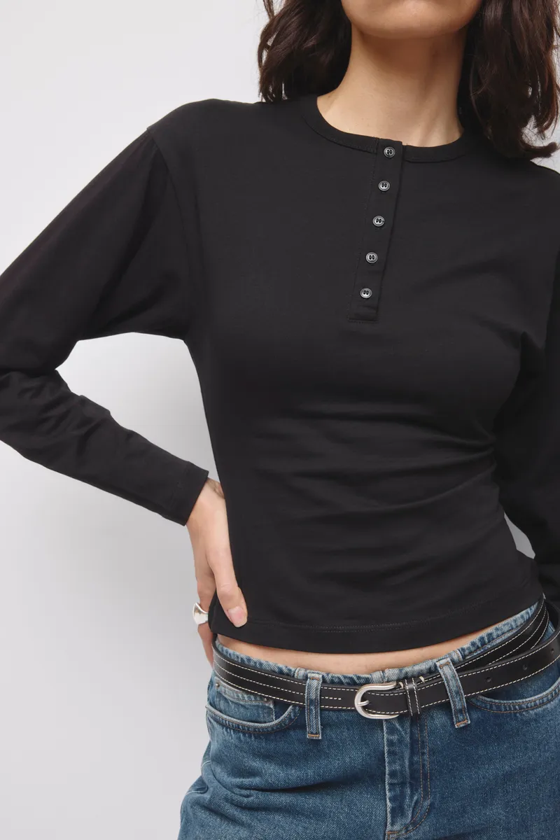 Women's Shaped Henley Longsleeve in Black 5