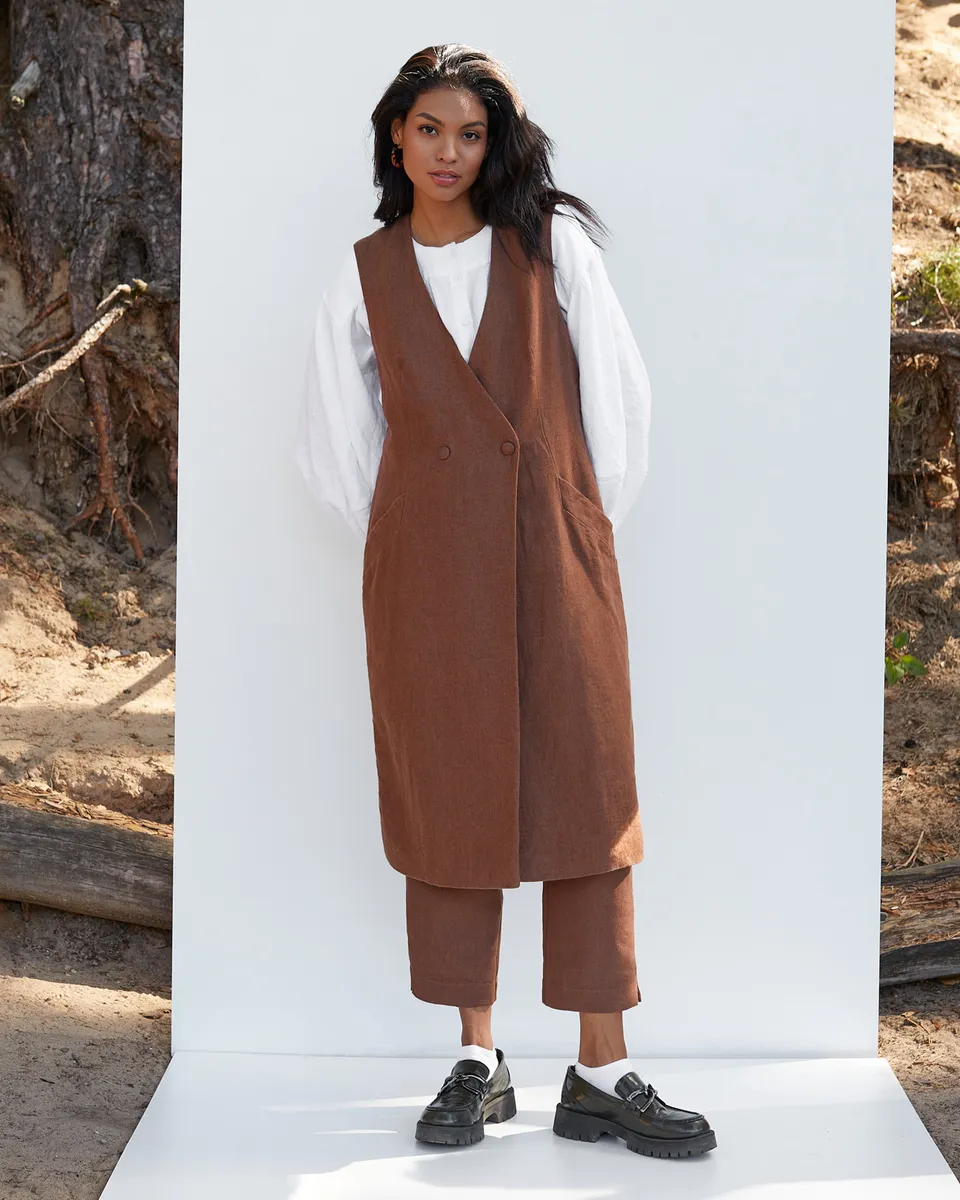 Linen long waistcoat ORISTANO in Cacao brown