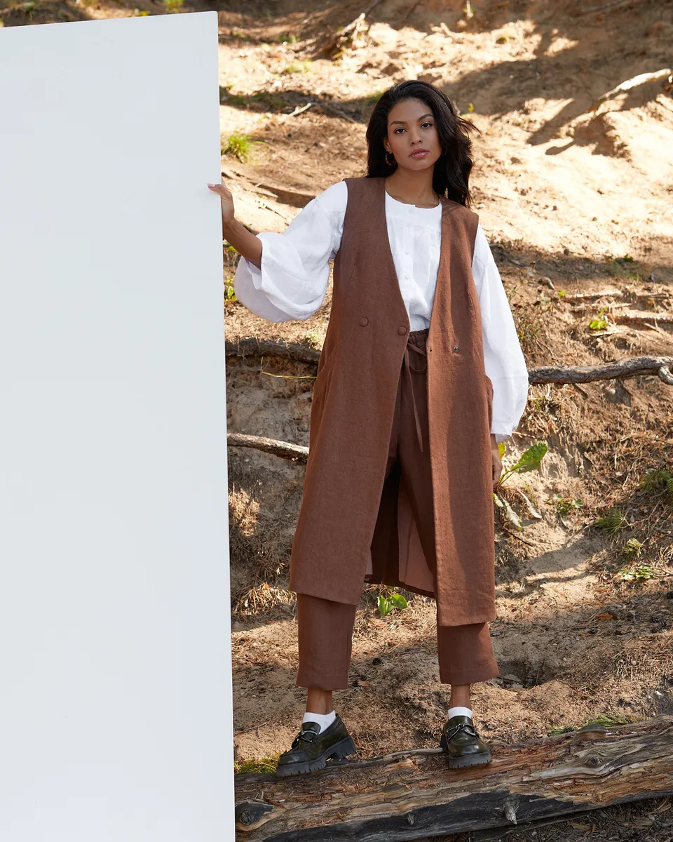 Linen long waistcoat ORISTANO in Cacao brown 2