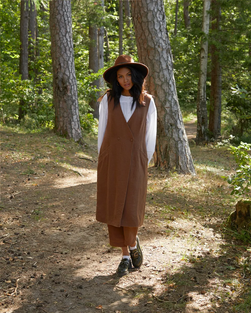 Linen long waistcoat ORISTANO in Cacao brown 4