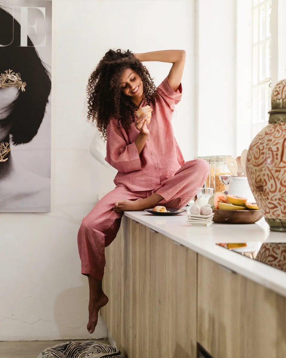 Linen pajama set AVEIRA in Cranberry 4