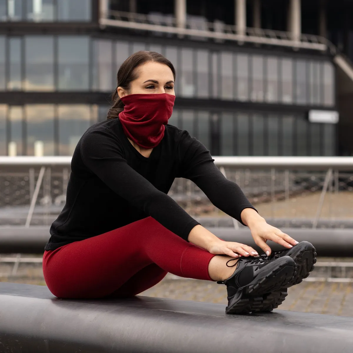 Women's 160gsm Merino Active Neck Gaiter Royal Cherry / Red 2