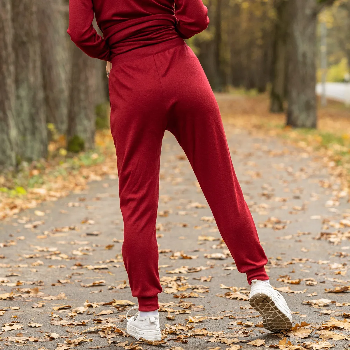 Women's 250 Merino Sweatpants Royal Cherry 5